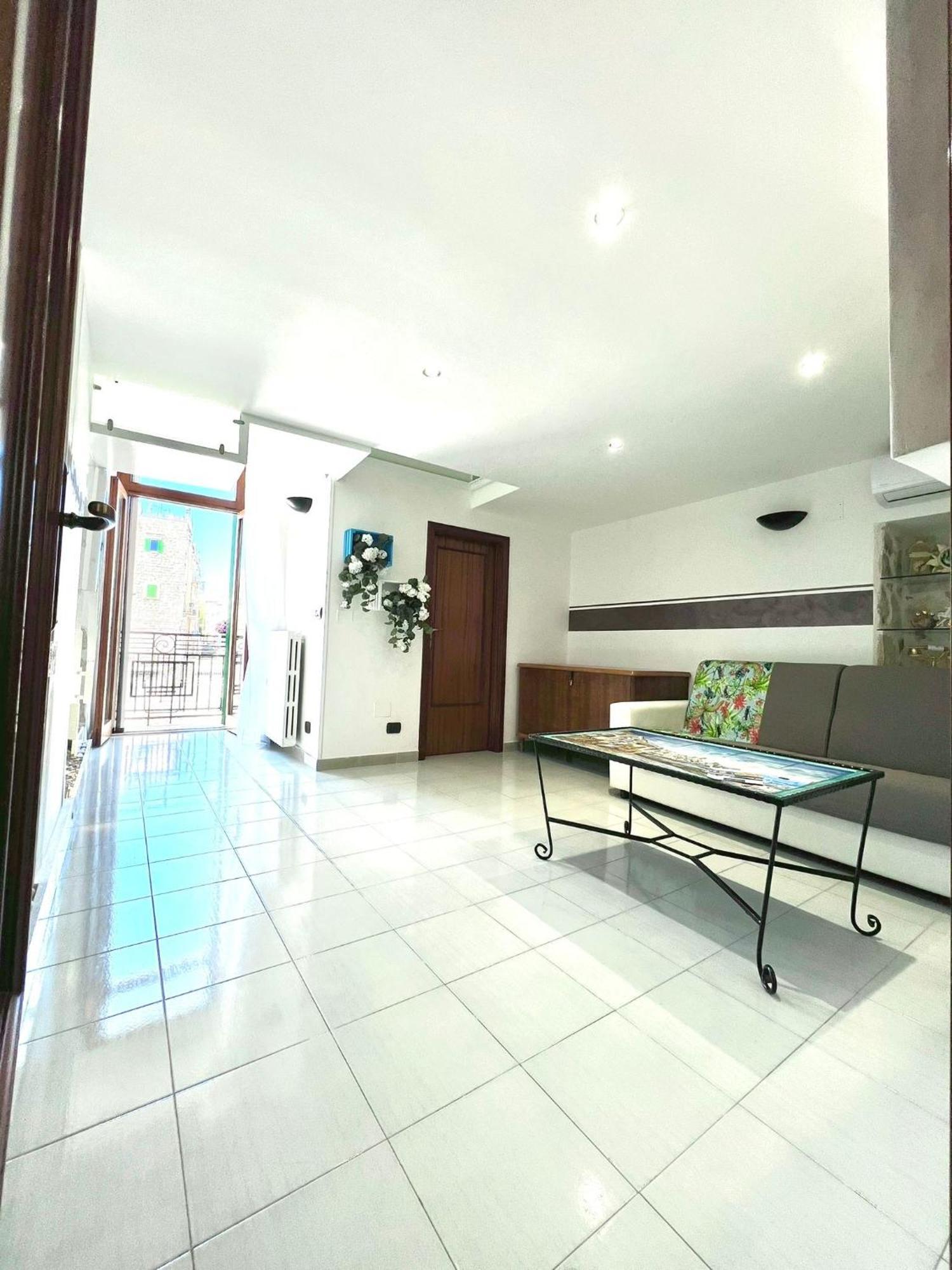 Torrione Apartment Джовинацо Екстериор снимка
